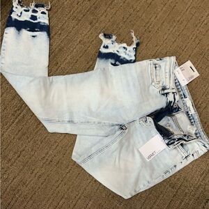 Trendy Light Blue Distressed Ankle Jeans